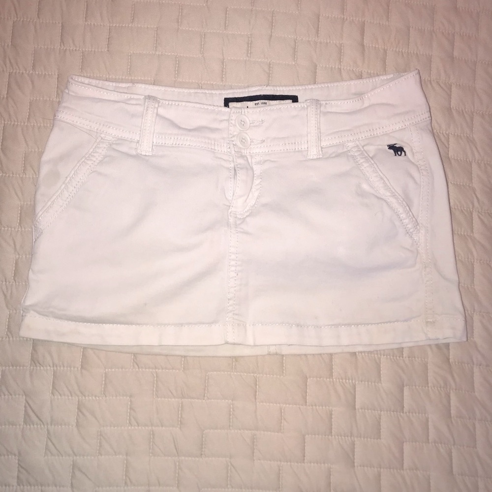 Abercrombie - White Stretch Mini Skirt